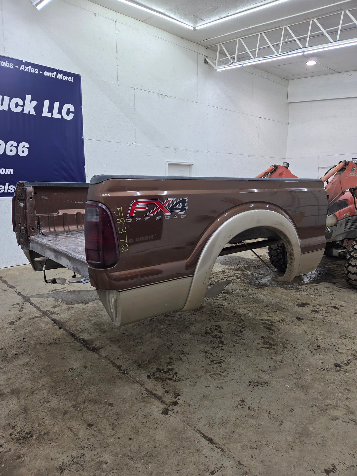 2011-2016 Ford F250 F350 Super Duty 6' 9" Short Truck Bed