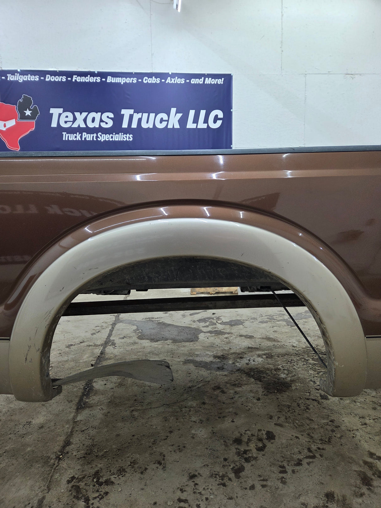 2011-2016 Ford F250 F350 Super Duty 6' 9" Short Truck Bed