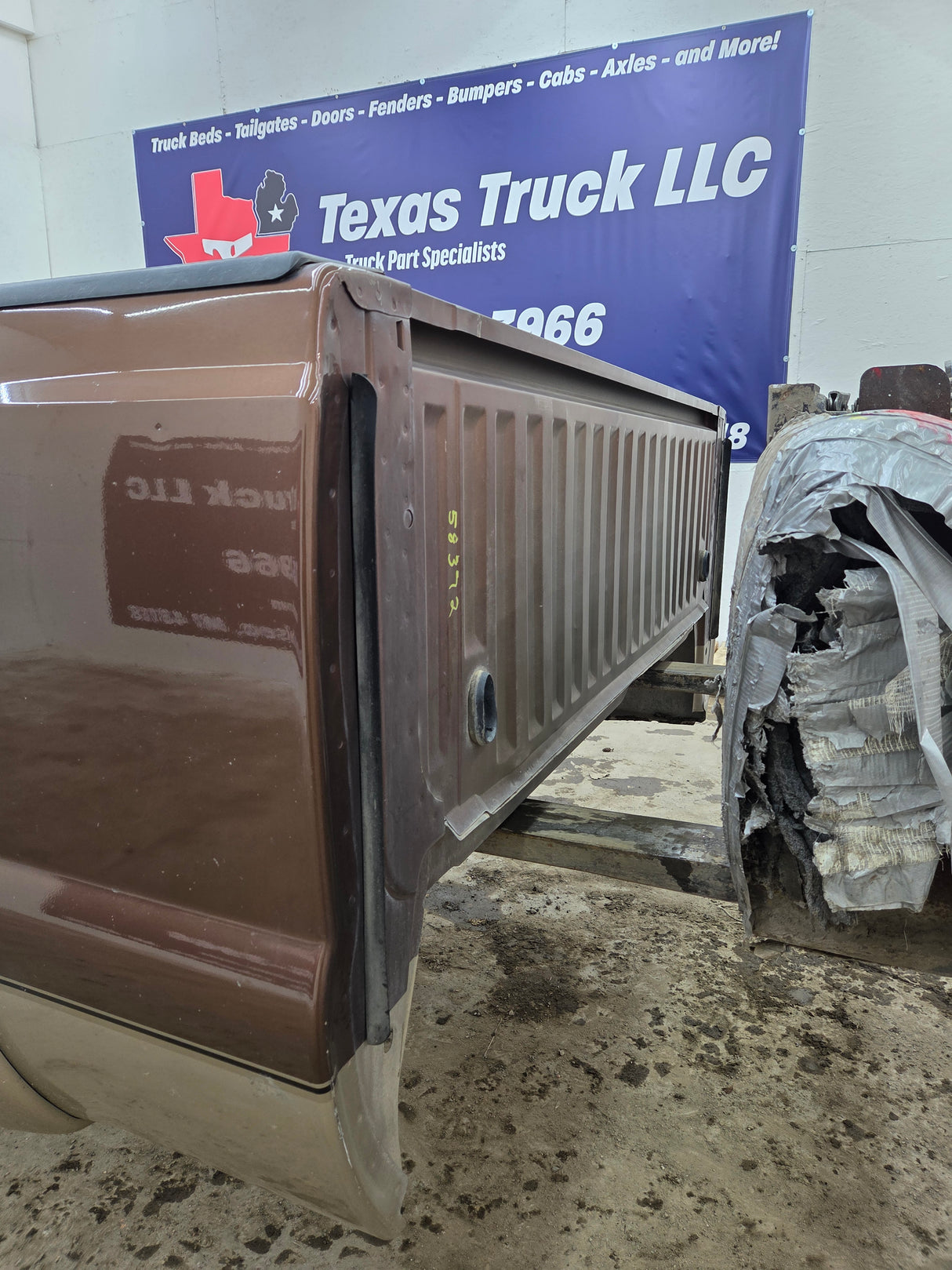 2011-2016 Ford F250 F350 Super Duty 6' 9" Short Truck Bed