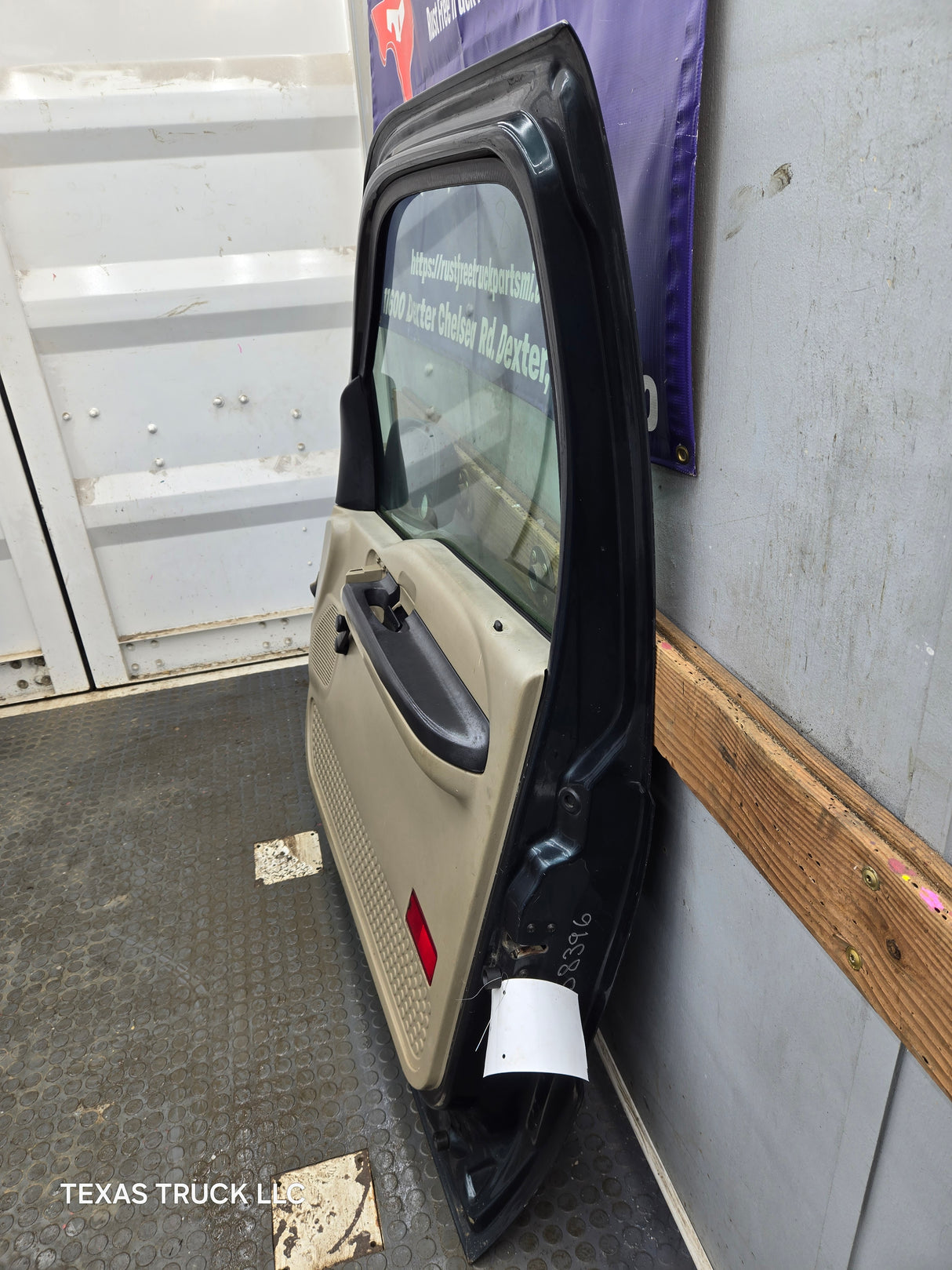 1999-2011 Ford Super Duty / Excursion Front Passenger RH Door F250 F350 F450 F550