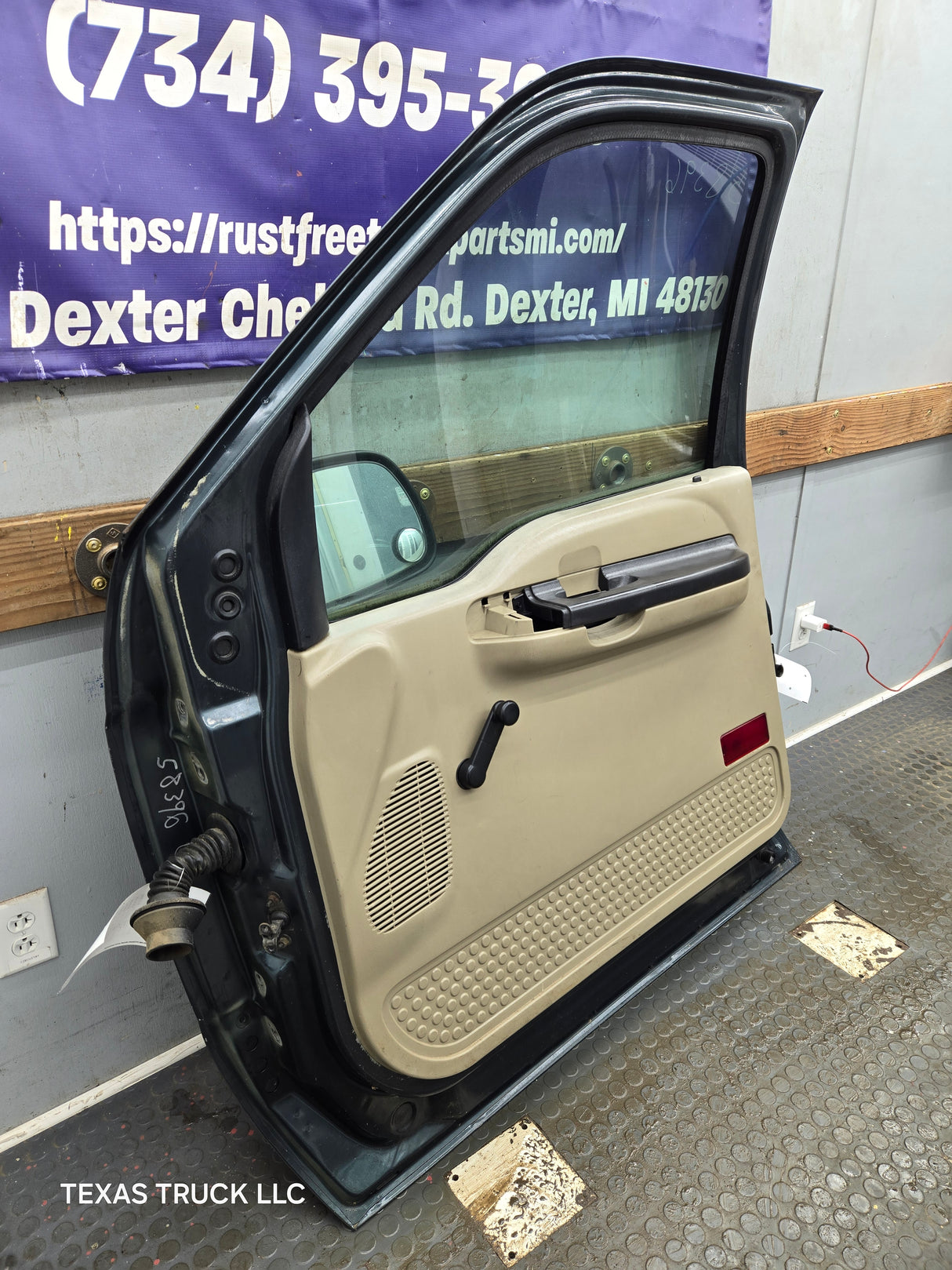 1999-2011 Ford Super Duty / Excursion Front Passenger RH Door F250 F350 F450 F550