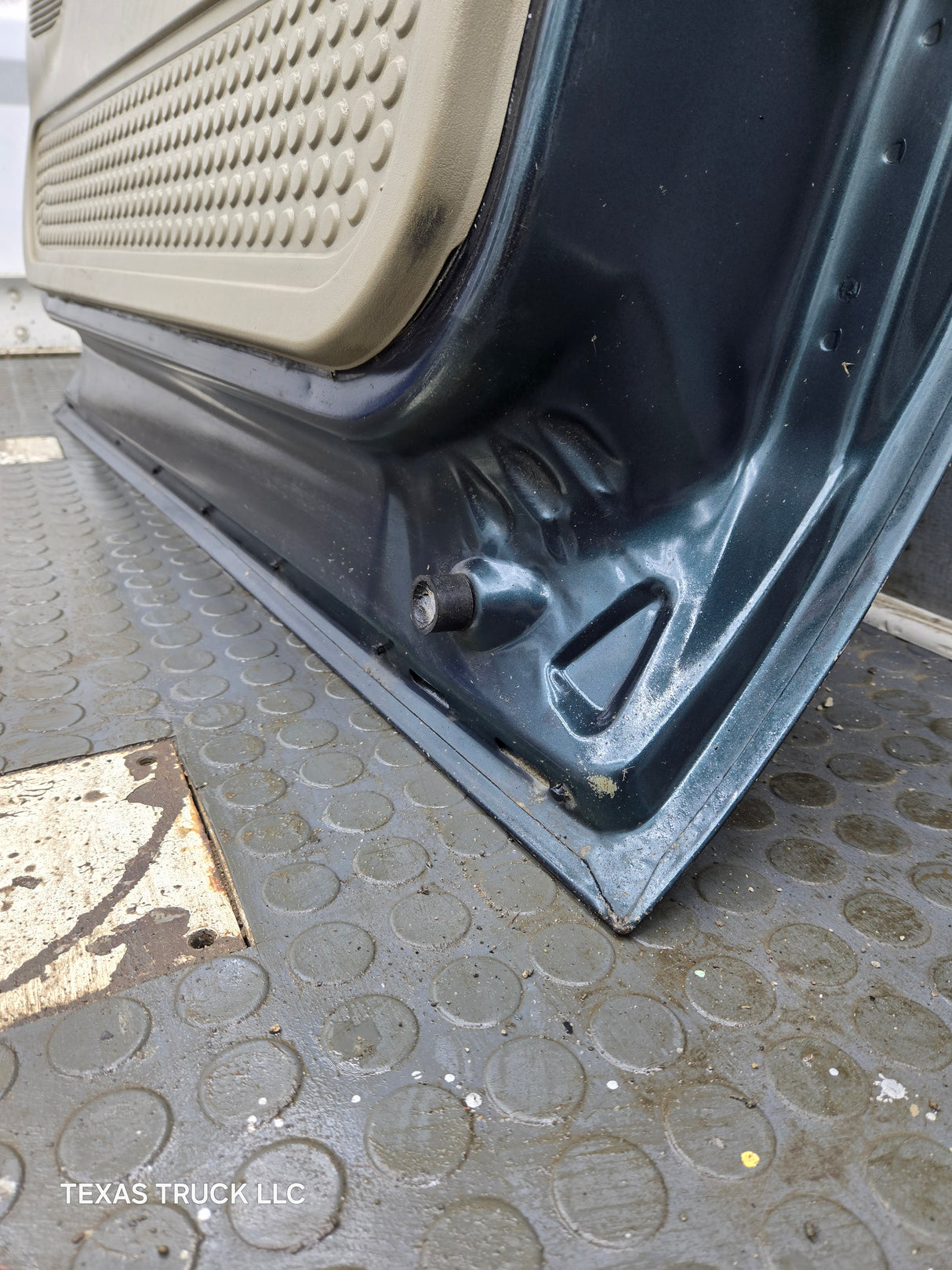 1999-2011 Ford Super Duty / Excursion Front Passenger RH Door F250 F350 F450 F550