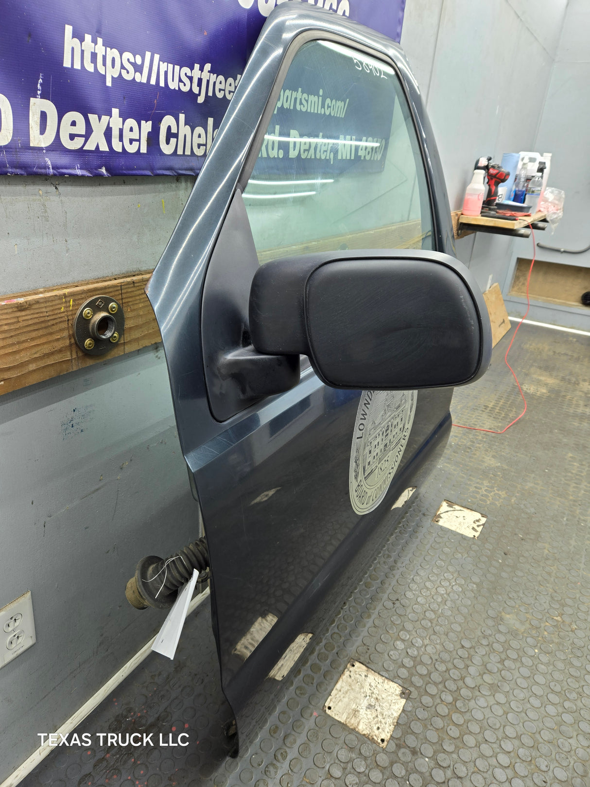 1999-2011 Ford Super Duty LH Driver Side Front Door F250 F350 F450 F550