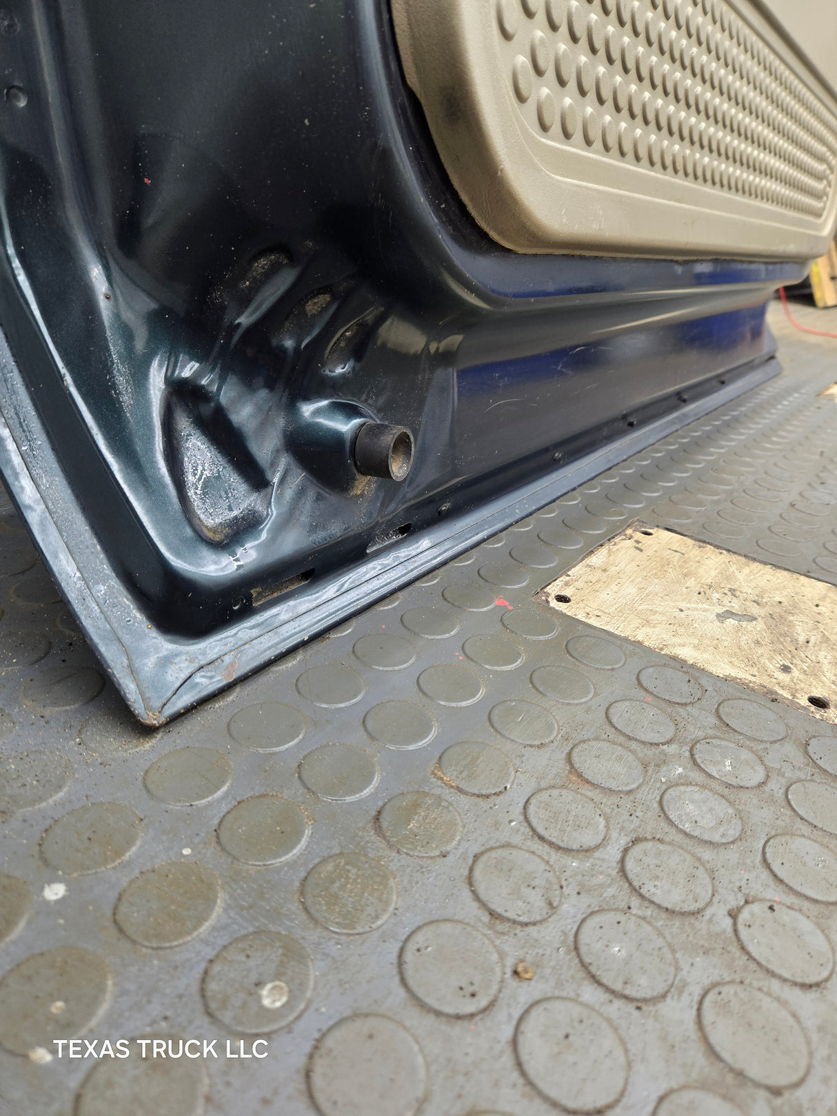 1999-2011 Ford Super Duty LH Driver Side Front Door F250 F350 F450 F550