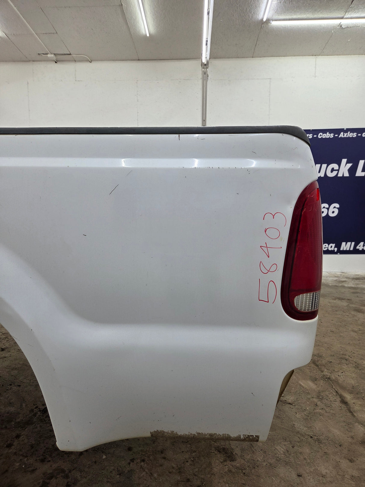 1999-2010 Ford Super Duty F250 F350 6' 9" Short Truck Bed