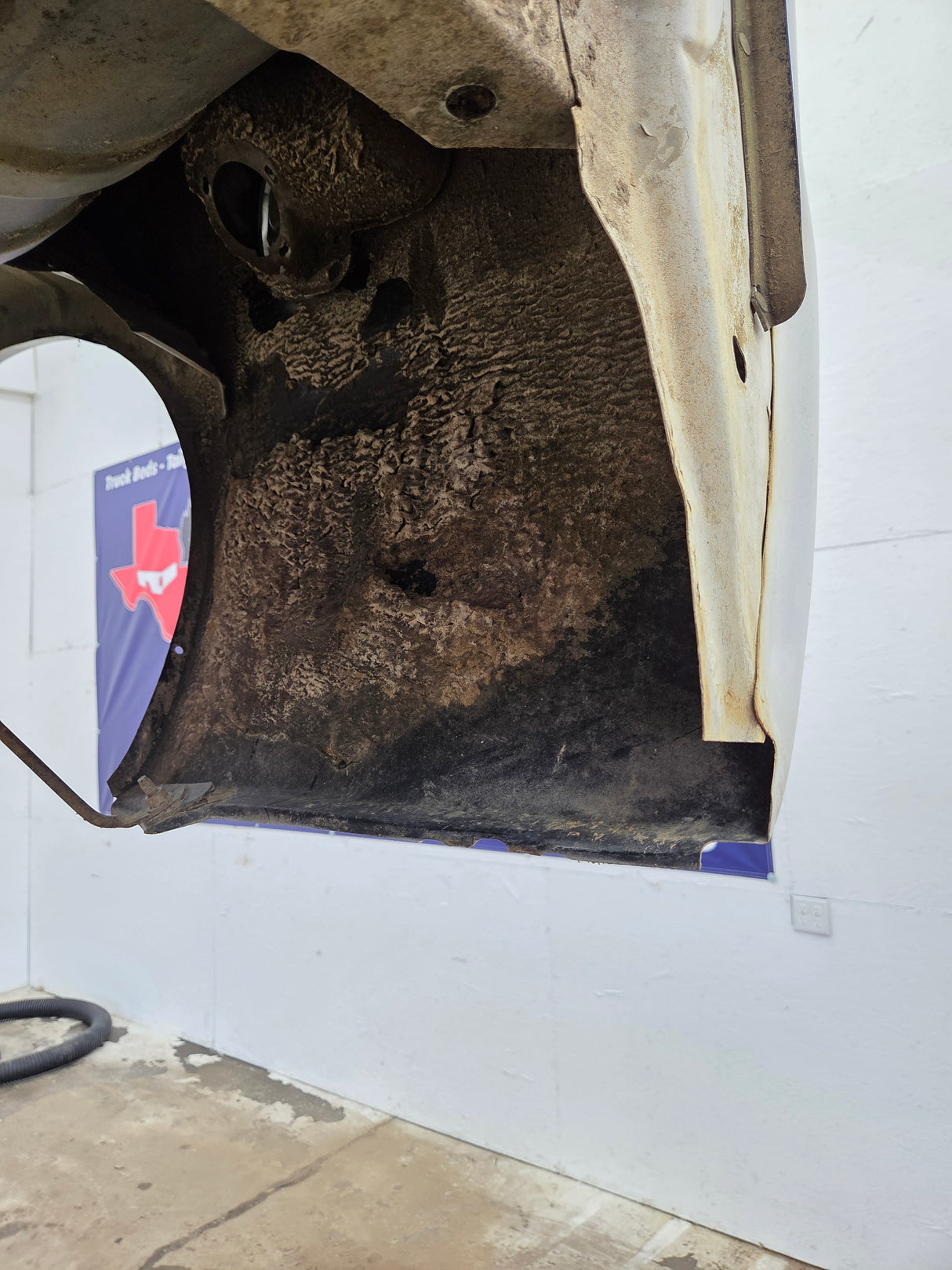 1999-2010 Ford Super Duty F250 F350 6' 9" Short Truck Bed