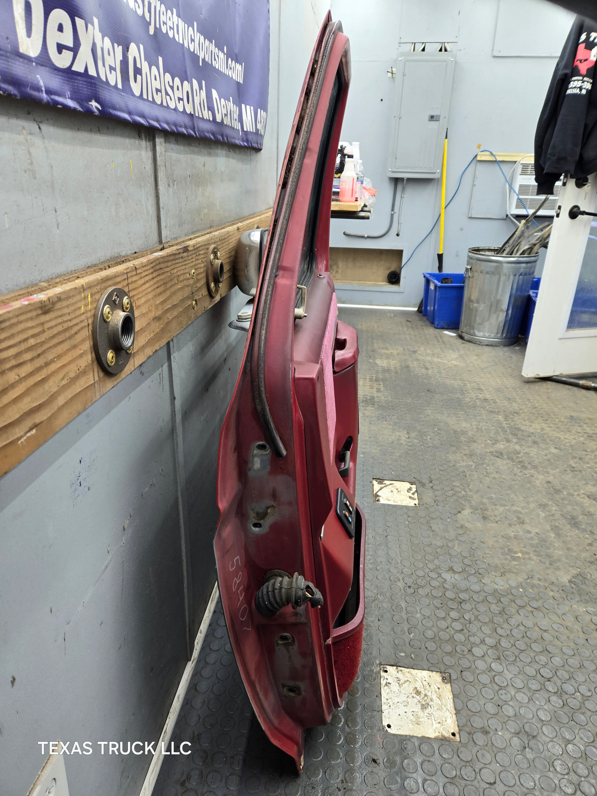 1987-1997 Ford F Series F250 F350 F450 F550 Passenger Side Front Door RH