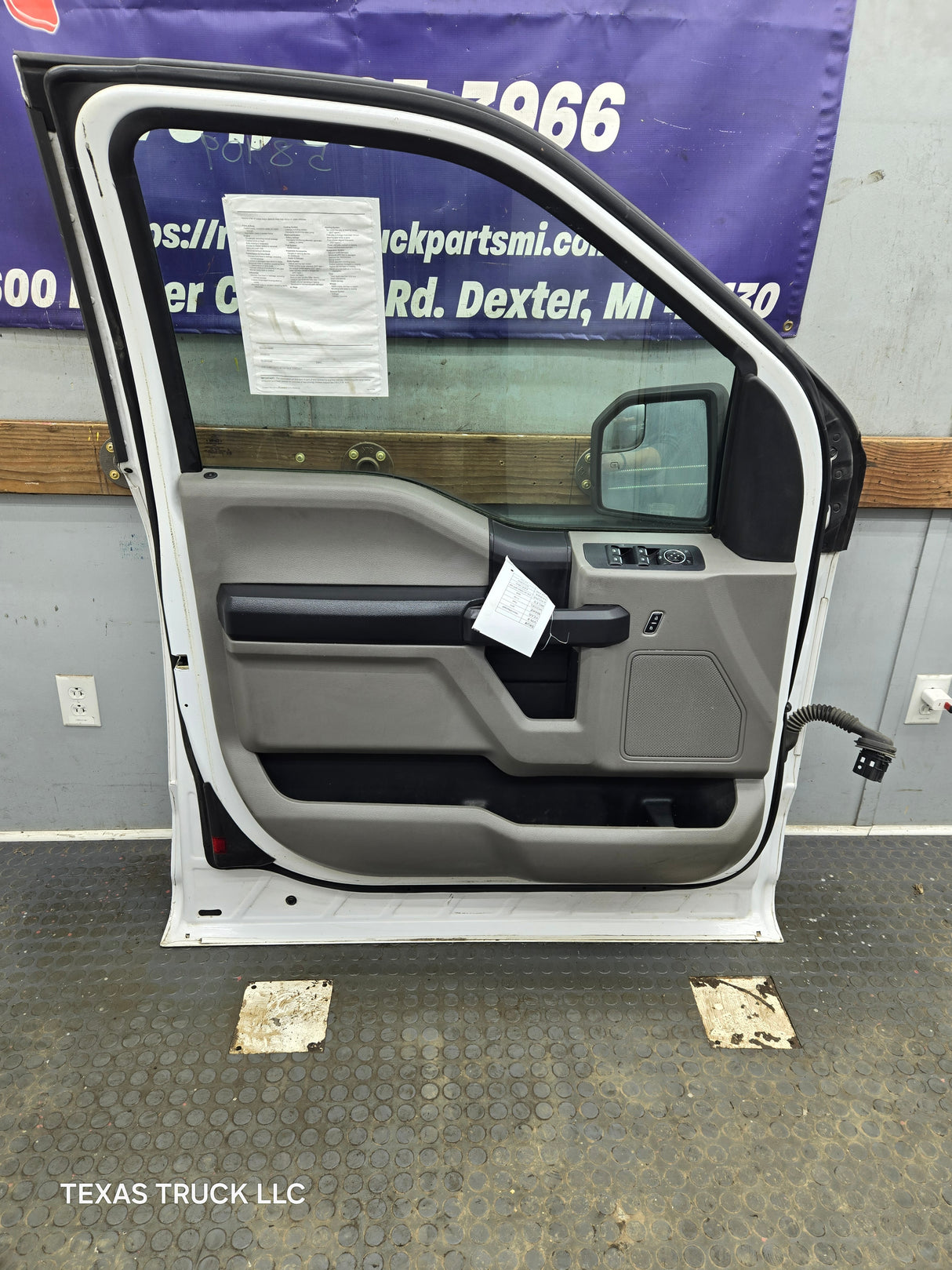 2015-2022 Ford F150 / Super Duty Driver Front Door LH F250 F350 F450 F550