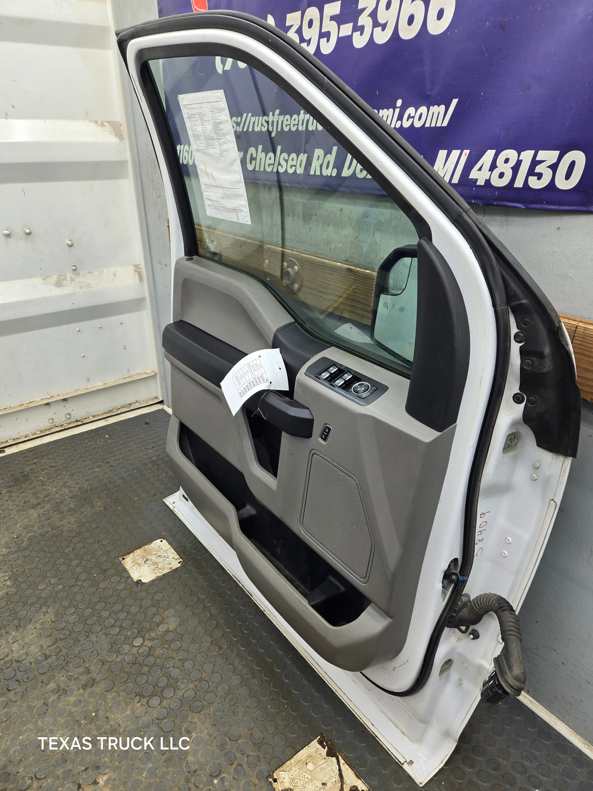 2015-2022 Ford F150 / Super Duty Driver Front Door LH F250 F350 F450 F550