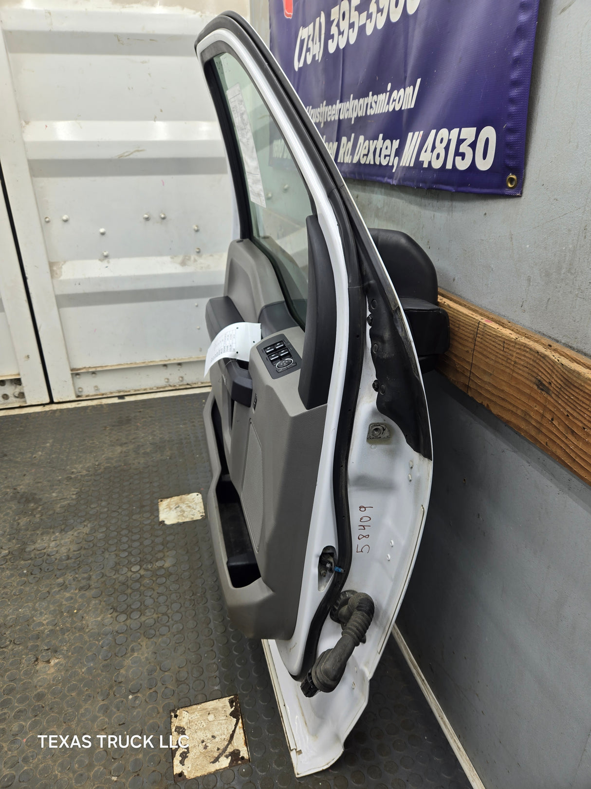 2015-2022 Ford F150 / Super Duty Driver Front Door LH F250 F350 F450 F550