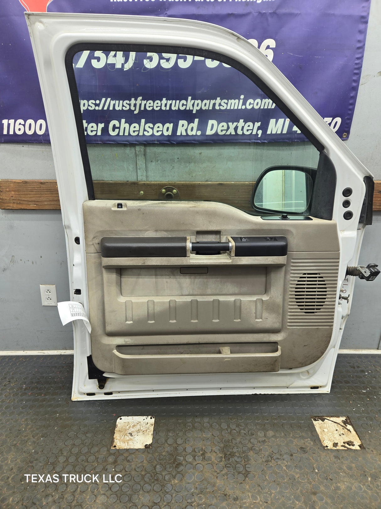1999-2011 Ford Super Duty LH Driver Side Front Door F250 F350 F450 F550