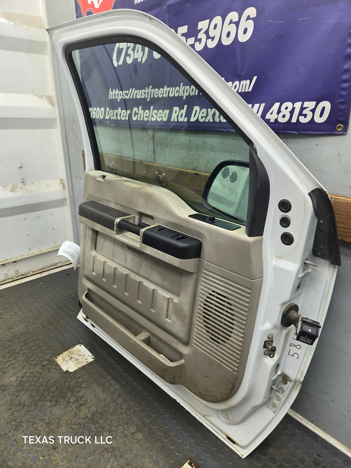 1999-2011 Ford Super Duty LH Driver Side Front Door F250 F350 F450 F550