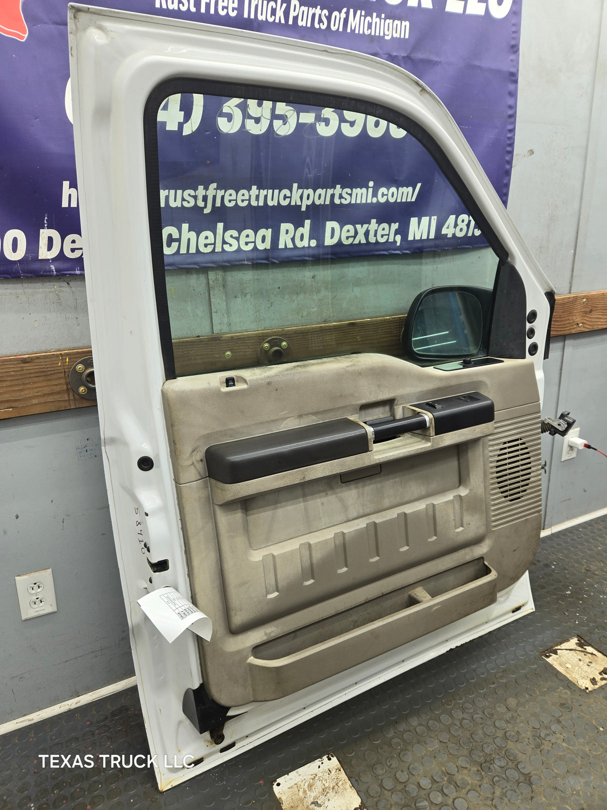 1999-2011 Ford Super Duty LH Driver Side Front Door F250 F350 F450 F550
