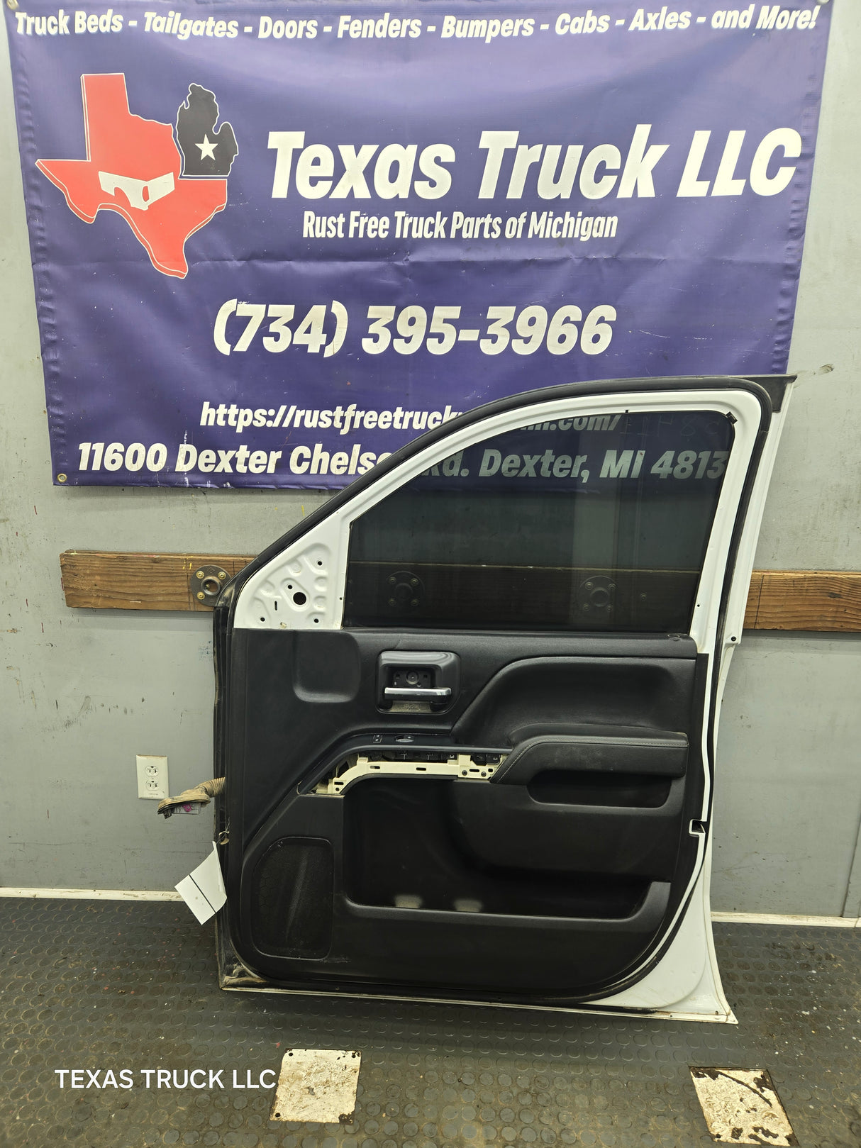 2014-2019 Chevrolet Silverado / GMC Sierra RH Front Passenger Side Crew Cab Door 1500 25000 3500 HD