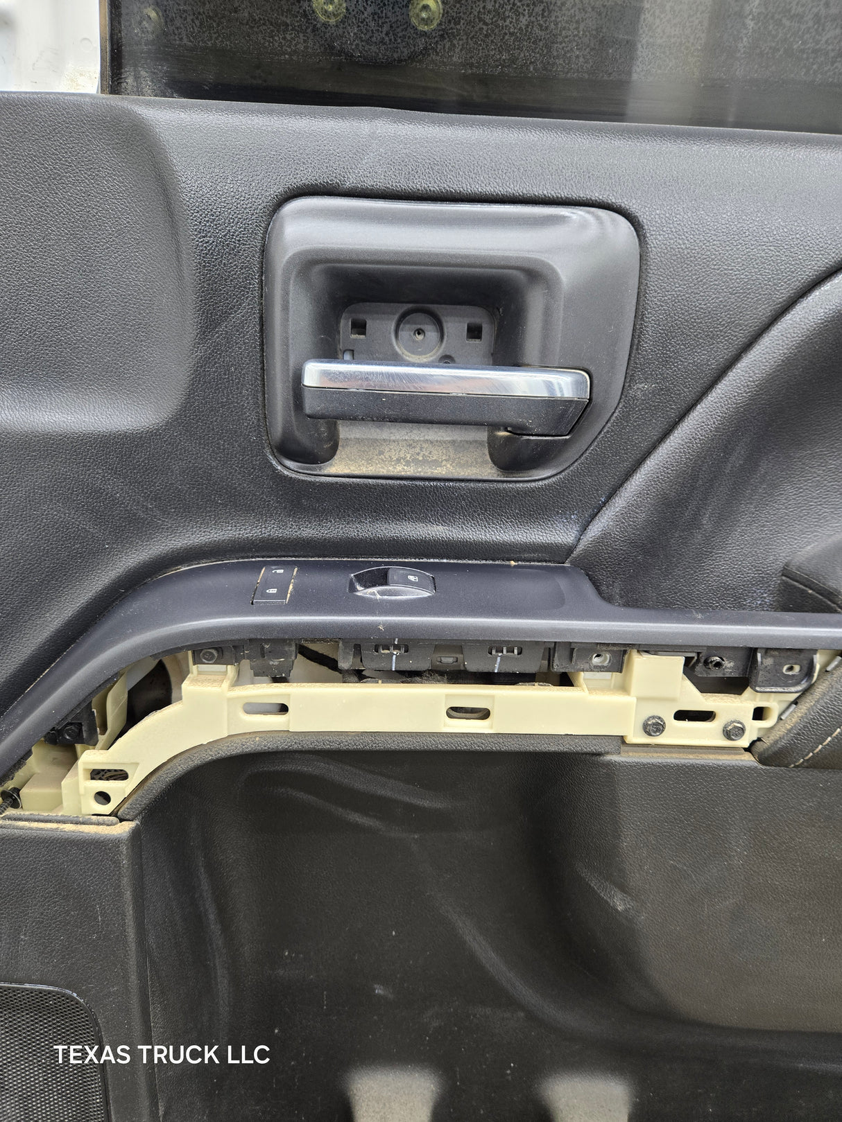 2014-2019 Chevrolet Silverado / GMC Sierra RH Front Passenger Side Crew Cab Door 1500 25000 3500 HD
