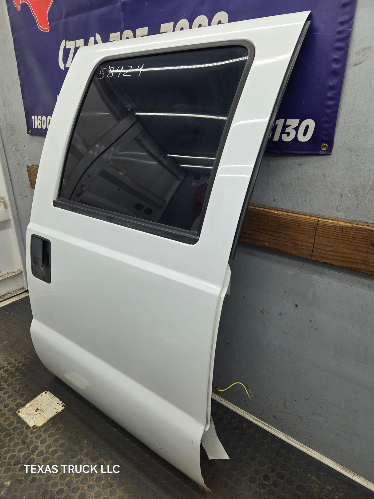 1999-2011 Ford Super Duty F250 F350 F450 F550 RH Crew Cab Passenger Side Rear Door