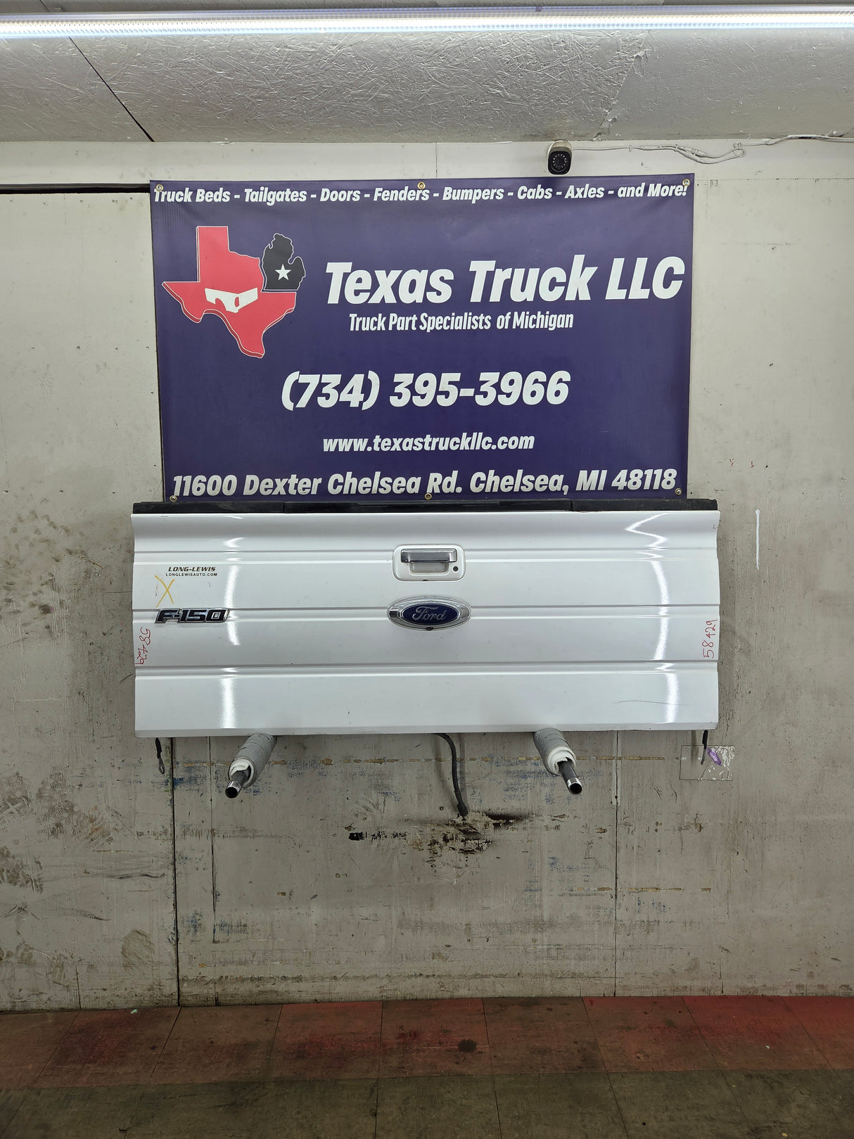 2009-2014 Ford F150 Tailgate W/Step - Pearl White