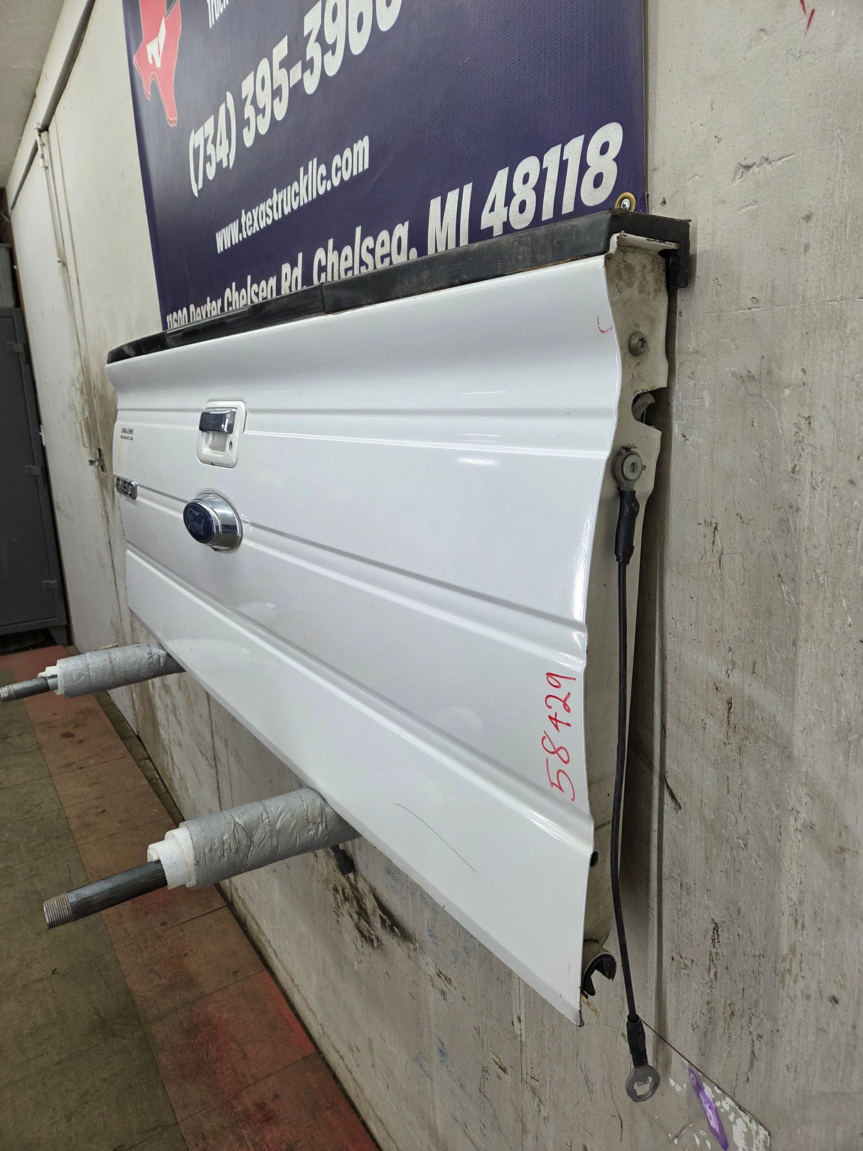 2009-2014 Ford F150 Tailgate W/Step - Pearl White