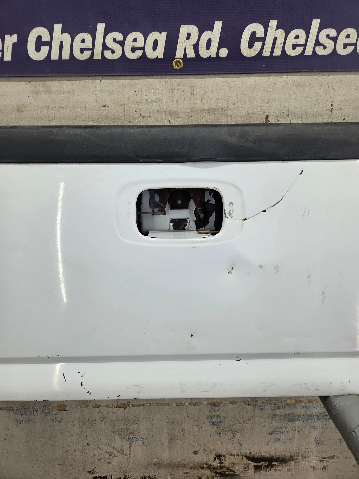 1999-2007 Chevrolet Silverado / GMC Sierra 1500 2500 3500 Tailgate