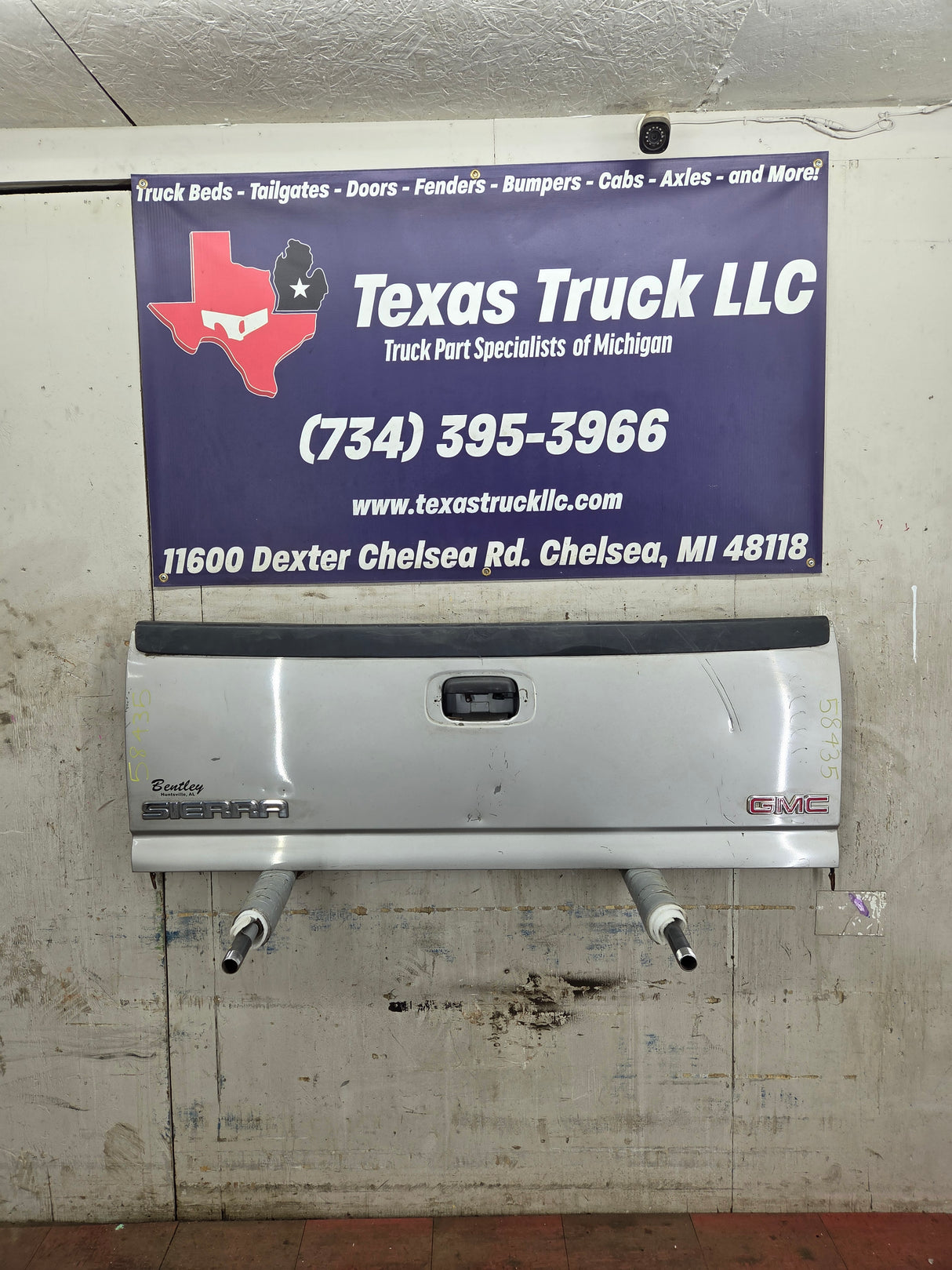 1999-2007 Chevrolet Silverado / GMC Sierra 1500 2500 3500 Tailgate