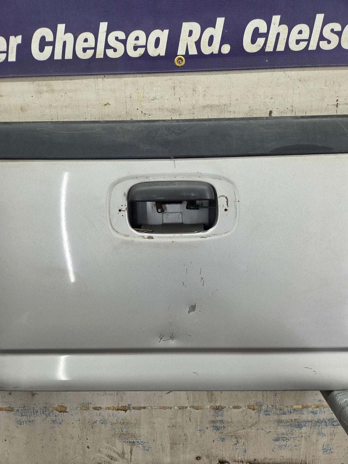 1999-2007 Chevrolet Silverado / GMC Sierra 1500 2500 3500 Tailgate