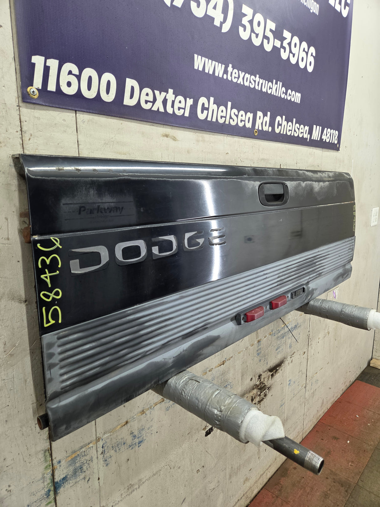 1994-2002 Dodge Ram 3500 Dually 2nd Gen Truck Tailgate
