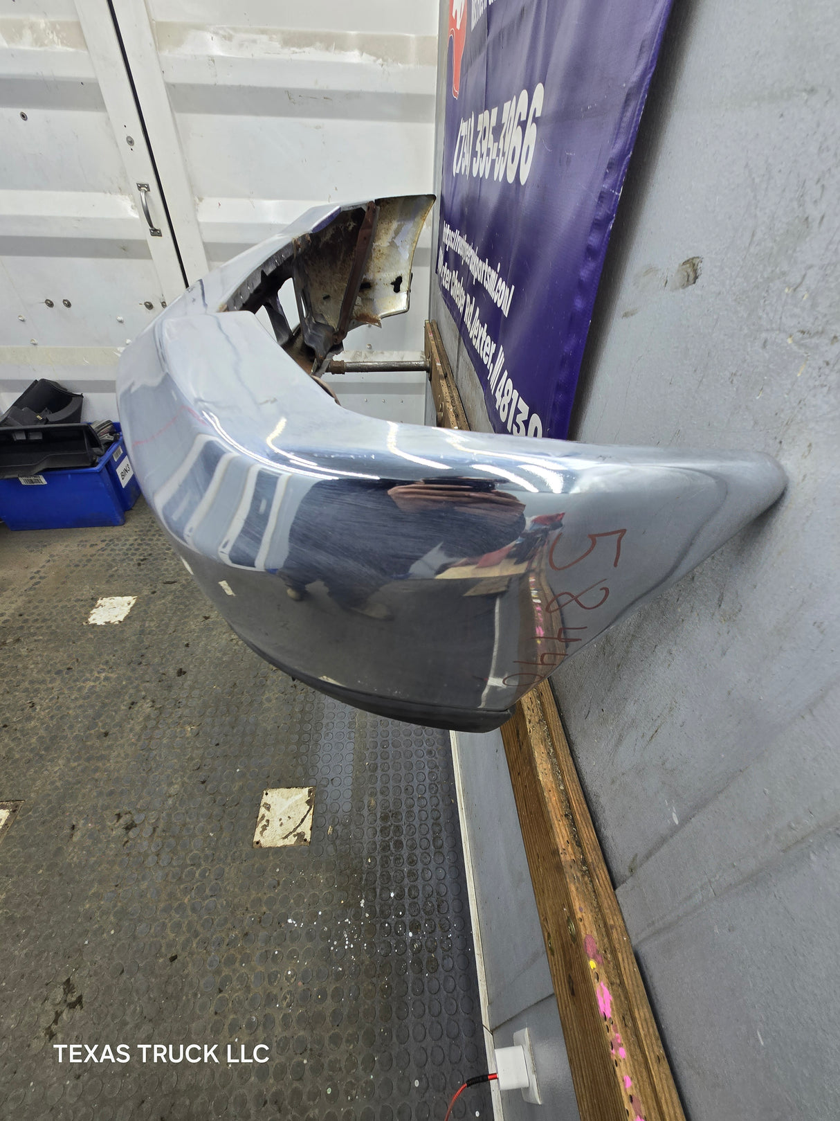 1999-2004 Ford Super Duty F250 F350 F450 F550 Excursion Front Bumper