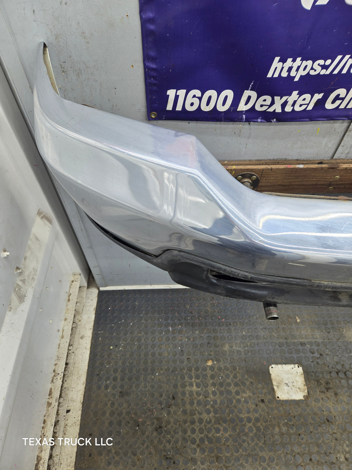 1999-2004 Ford Super Duty F250 F350 F450 F550 Excursion Front Bumper