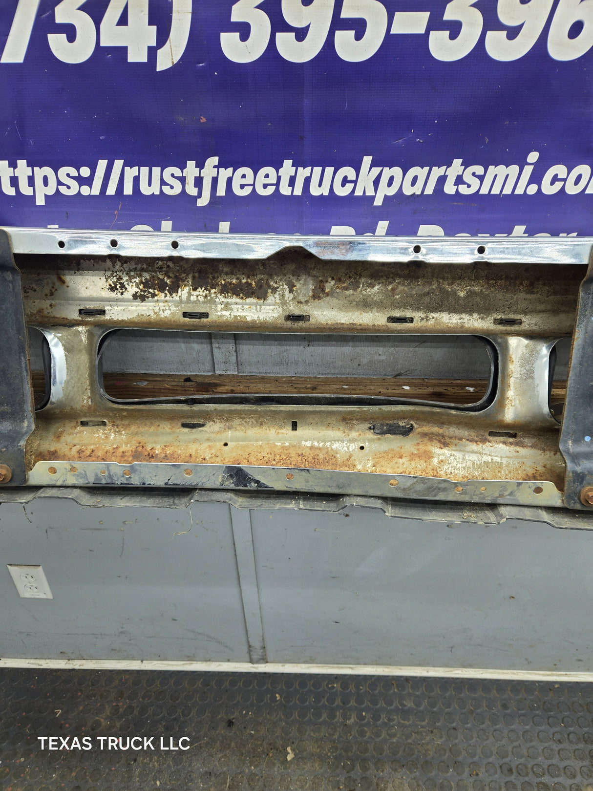 1999-2004 Ford Super Duty F250 F350 F450 F550 Excursion Front Bumper