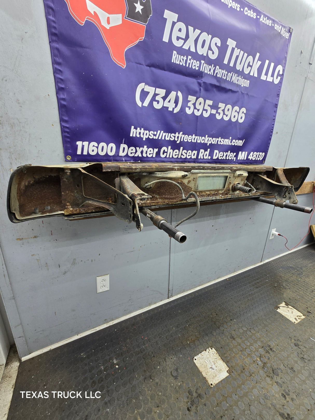 1999-2007 Chevrolet Silverado / GMC Sierra 1500 Rear Bumper
