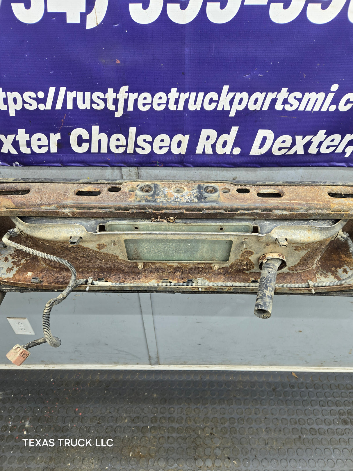 1999-2007 Chevrolet Silverado / GMC Sierra 1500 Rear Bumper