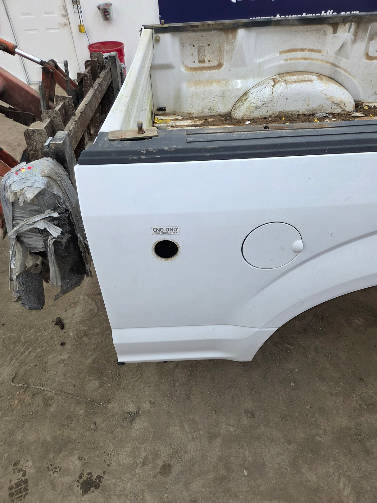 2015-2020 Ford F150 6' 6" Short Bed Without Wheel Lip Molding CNG BED