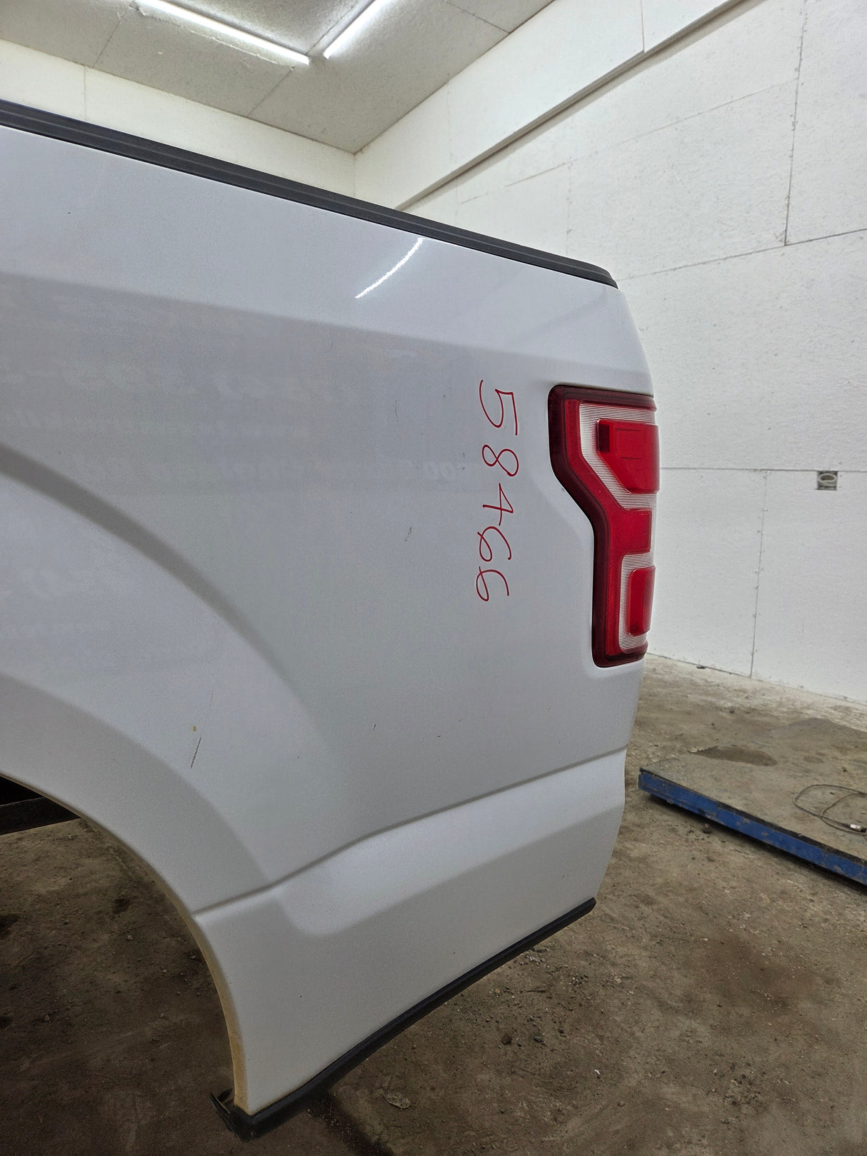 2015-2020 Ford F150 6' 6" Short Bed Without Wheel Lip Molding CNG BED