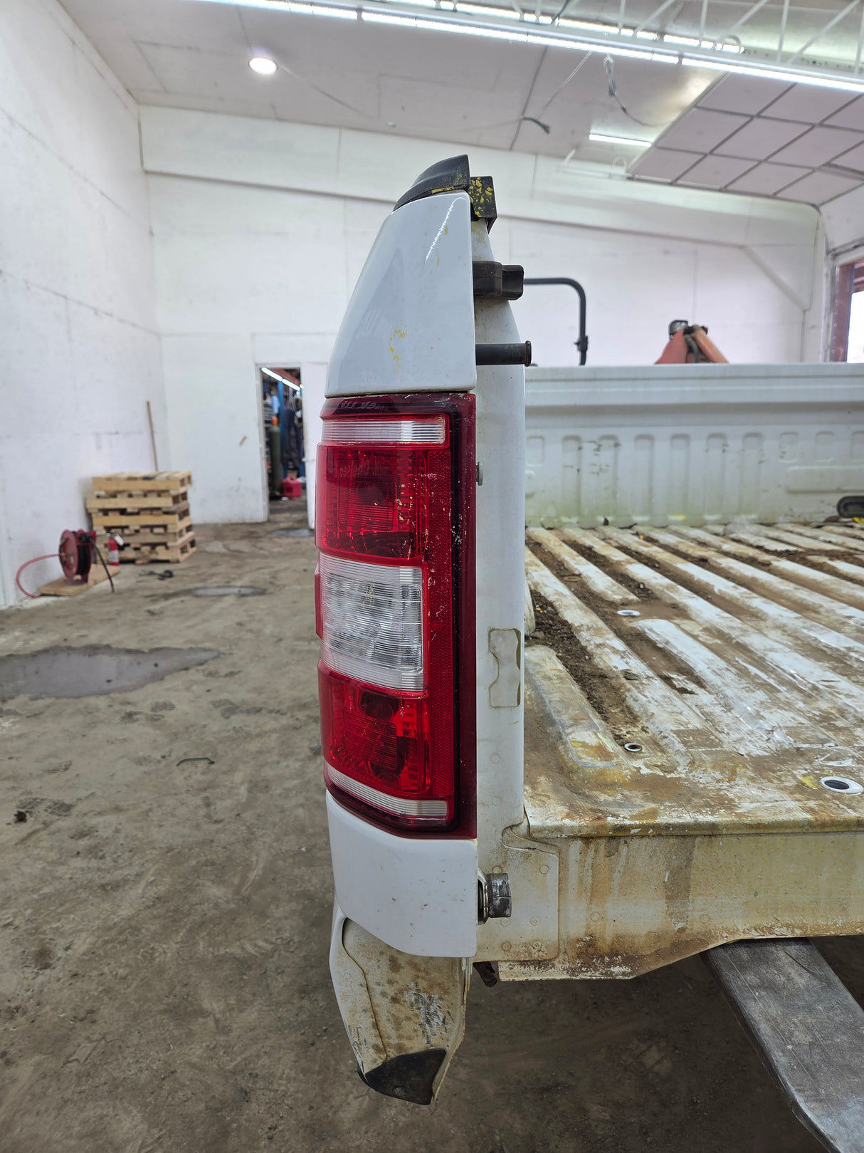 2015-2020 Ford F150 6' 6" Short Bed Without Wheel Lip Molding CNG BED