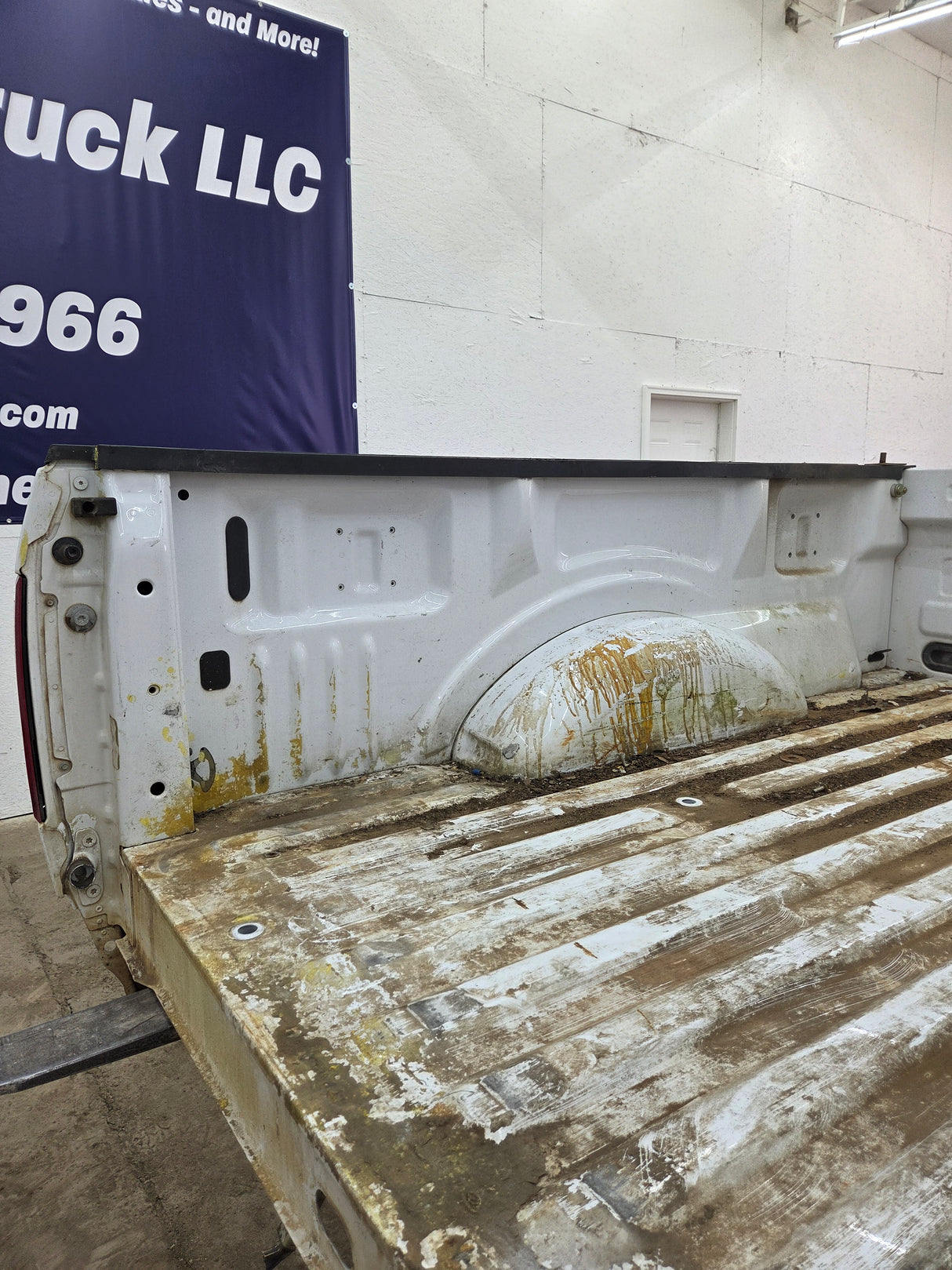 2015-2020 Ford F150 6' 6" Short Bed Without Wheel Lip Molding CNG BED