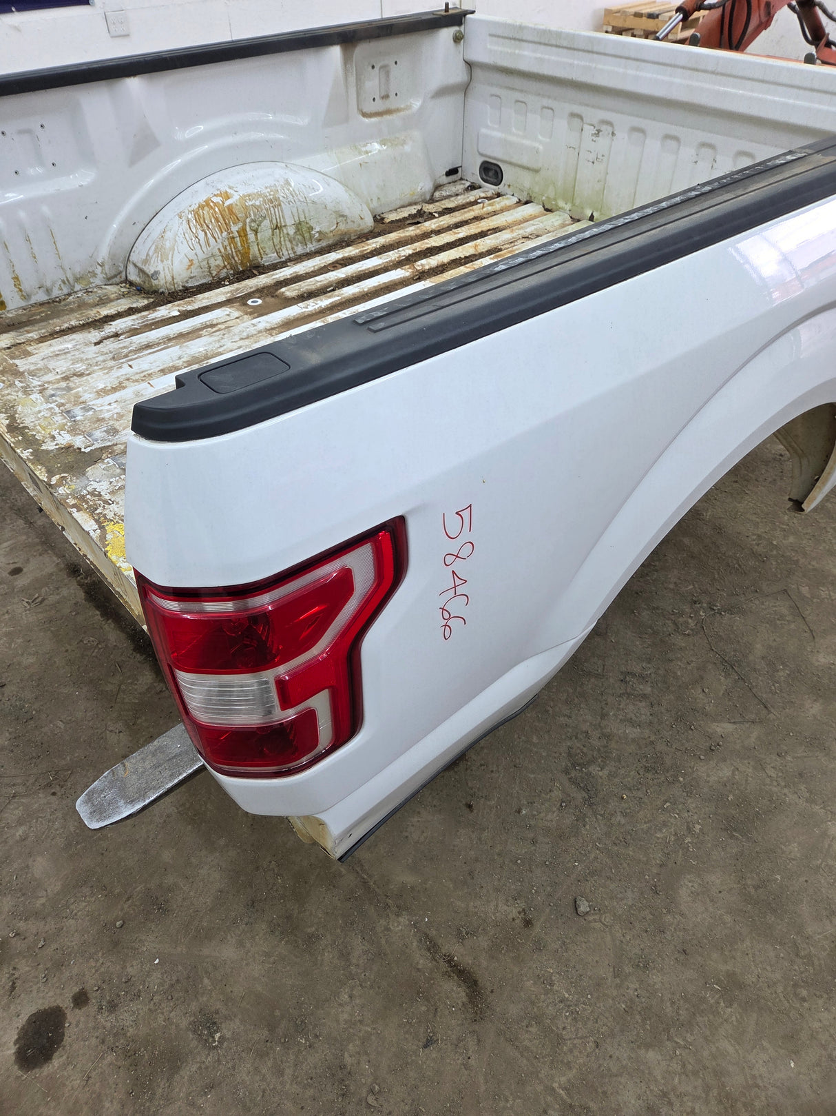 2015-2020 Ford F150 6' 6" Short Bed Without Wheel Lip Molding CNG BED
