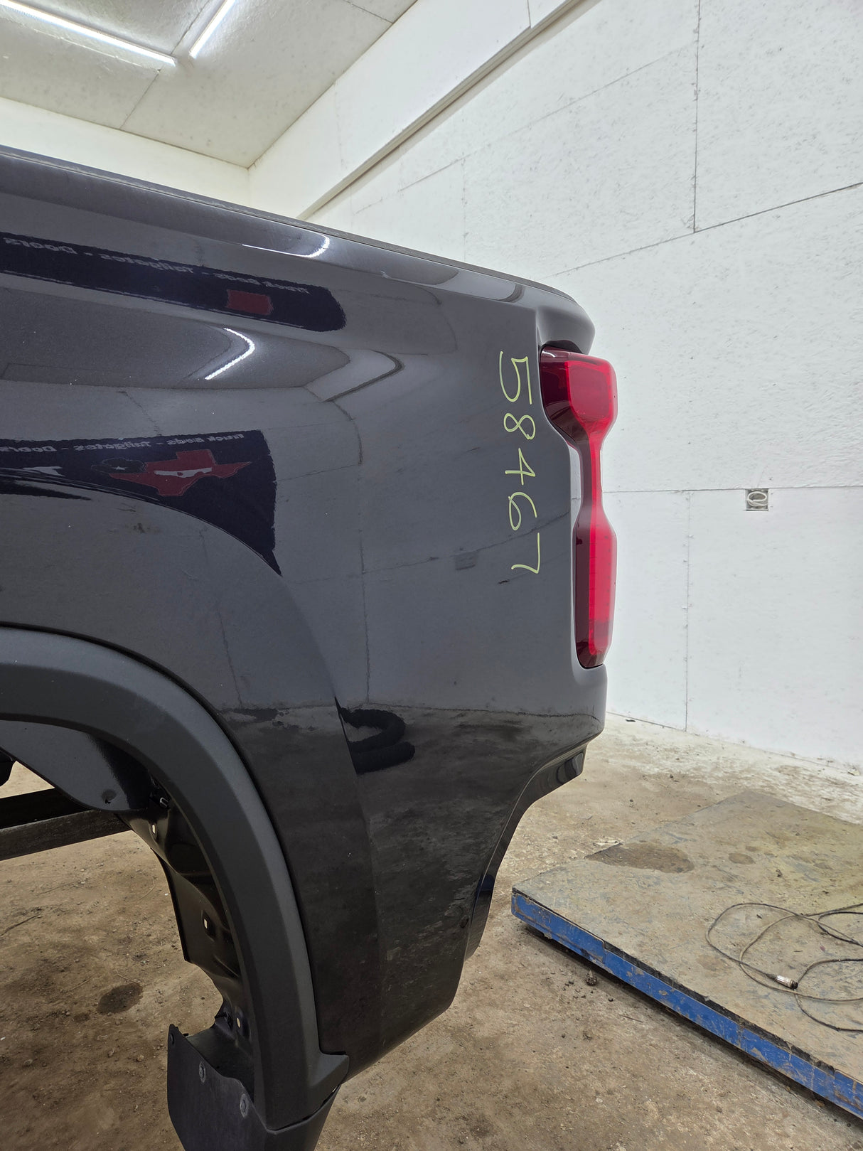 2019-2025 Chevrolet Silverado 2500 3500 HD 6' 6" Short Truck Bed