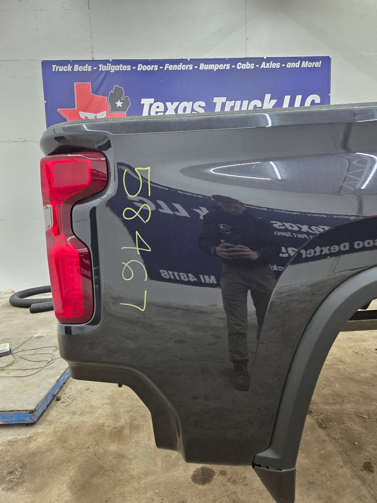 2019-2025 Chevrolet Silverado 2500 3500 HD 6' 6" Short Truck Bed