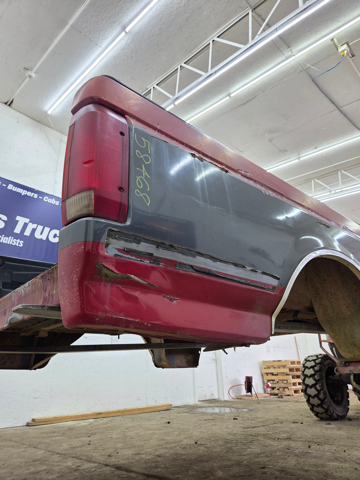 1987-1997 Ford F150 F250 F350 OBS 6' 9" Short Truck Bed