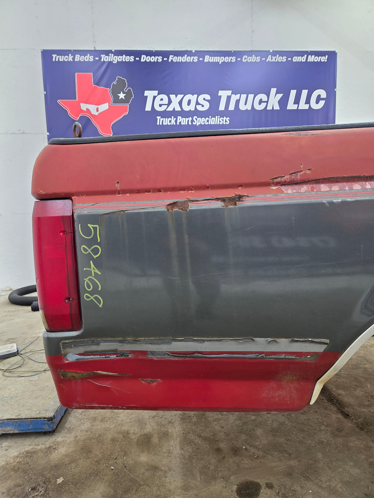 1987-1997 Ford F150 F250 F350 OBS 6' 9" Short Truck Bed