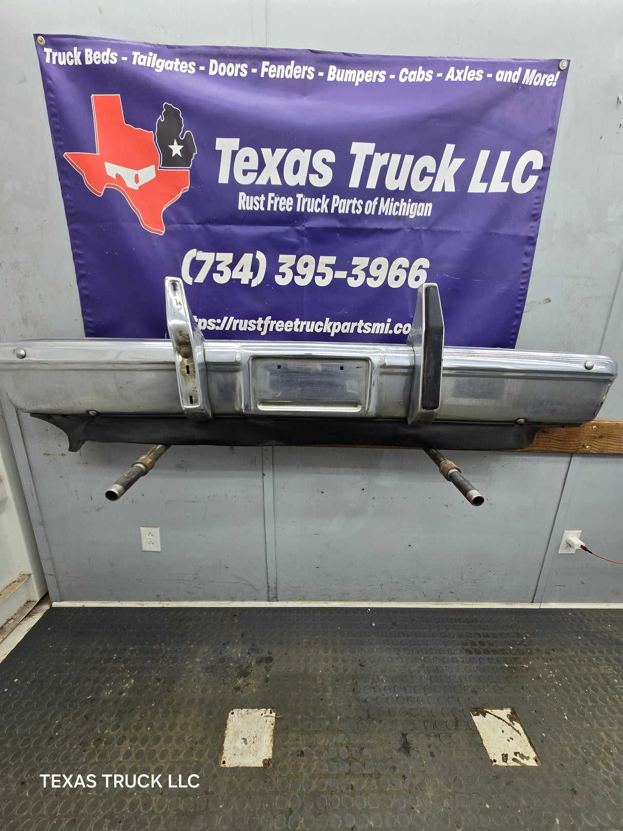 1983-1991 Chevrolet Silverado / GMC Sierra Square Body Front Bumper With Push Bars