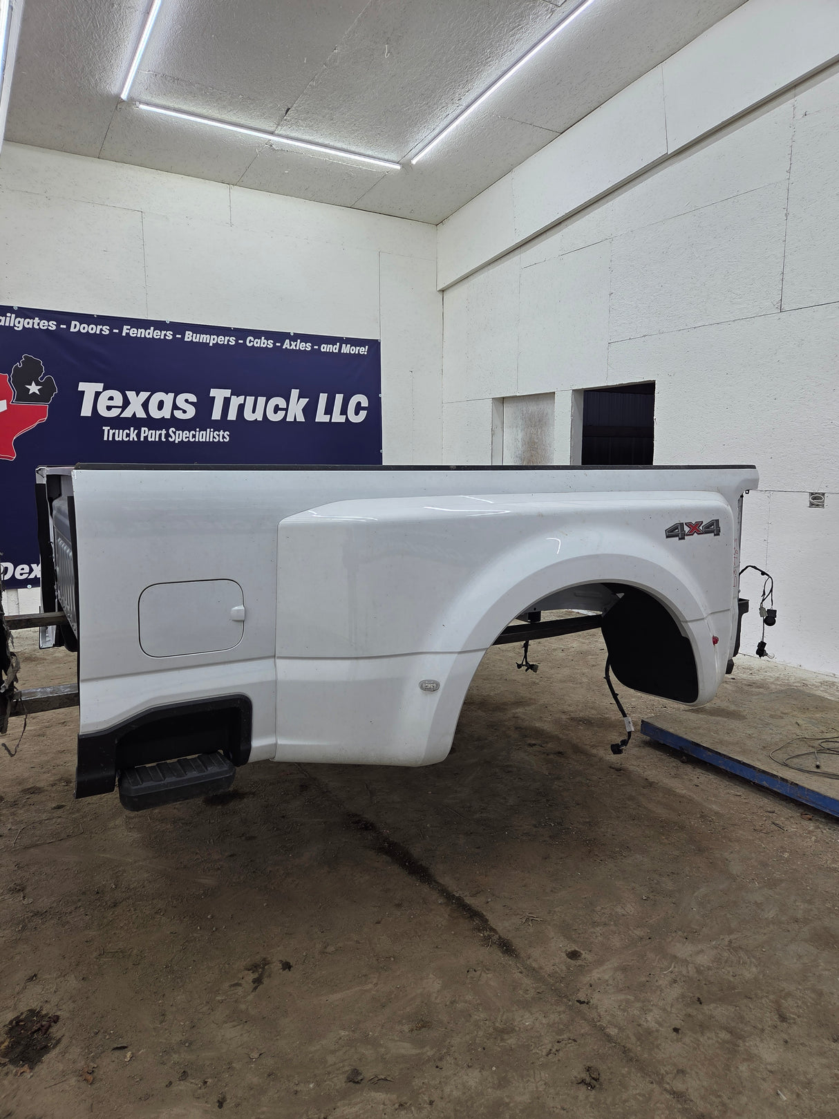 2023-2026 Ford Super Duty F350 F450 F550 8' Dually Truck Bed - Oxford White