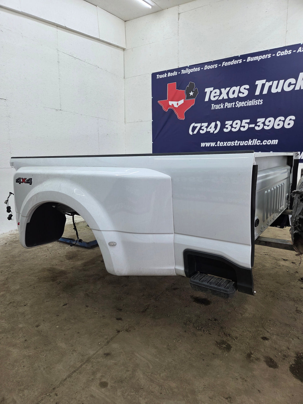 2023-2026 Ford Super Duty F350 F450 F550 8' Dually Truck Bed - Oxford White