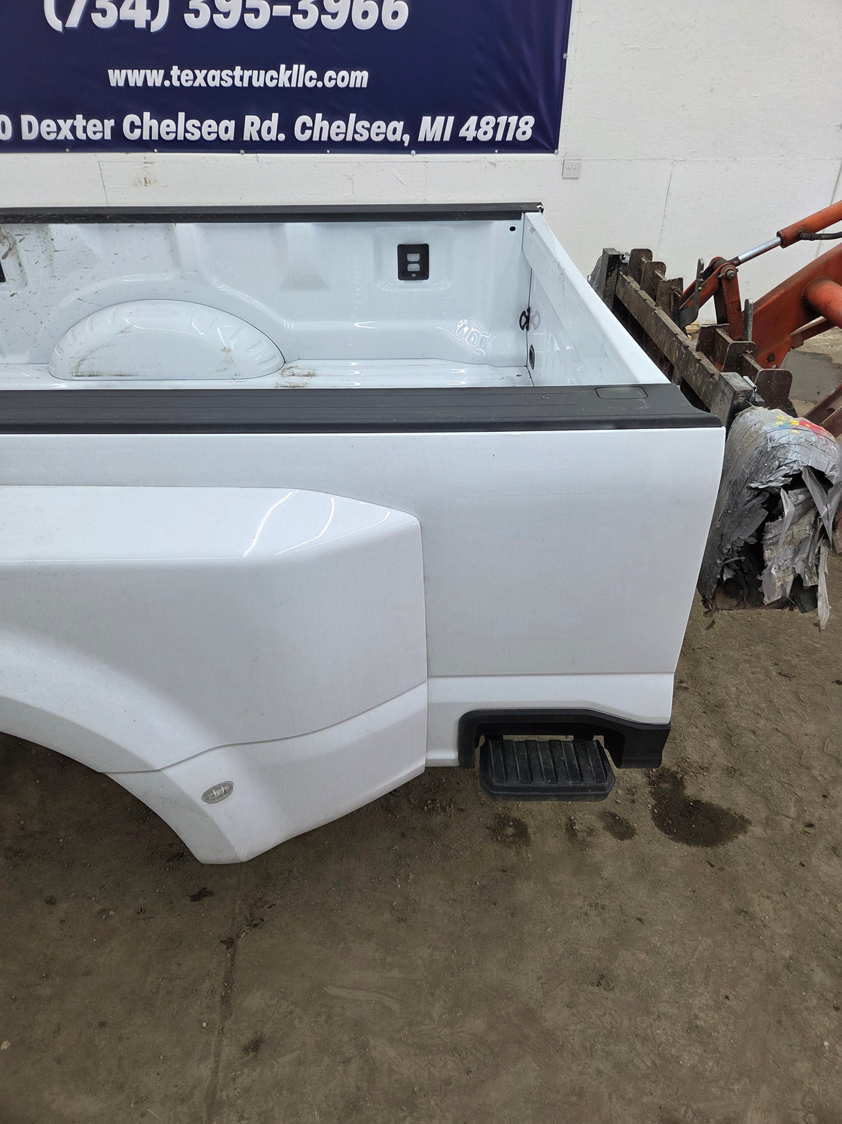 2023-2026 Ford Super Duty F350 F450 F550 8' Dually Truck Bed - Oxford White