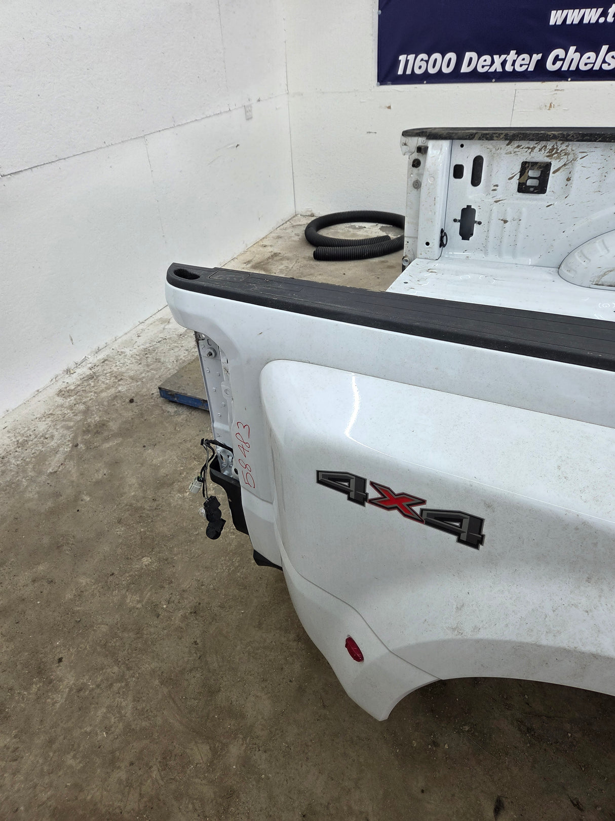 2023-2026 Ford Super Duty F350 F450 F550 8' Dually Truck Bed - Oxford White