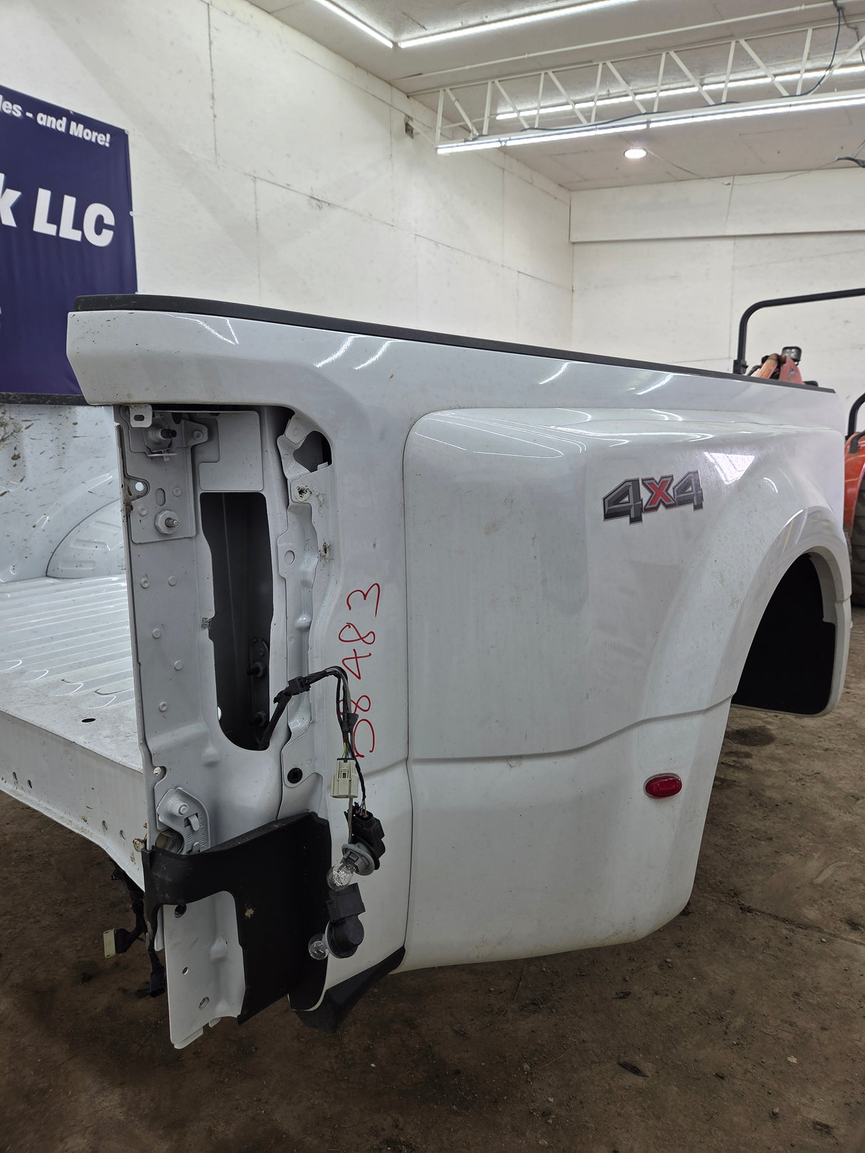 2023-2026 Ford Super Duty F350 F450 F550 8' Dually Truck Bed - Oxford White