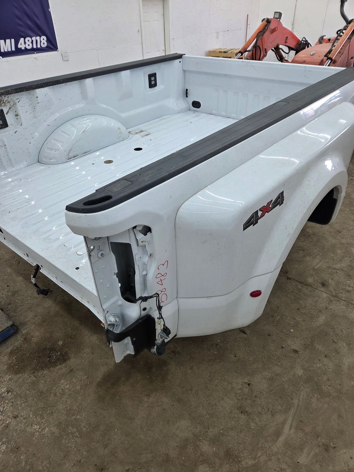 2023-2026 Ford Super Duty F350 F450 F550 8' Dually Truck Bed - Oxford White