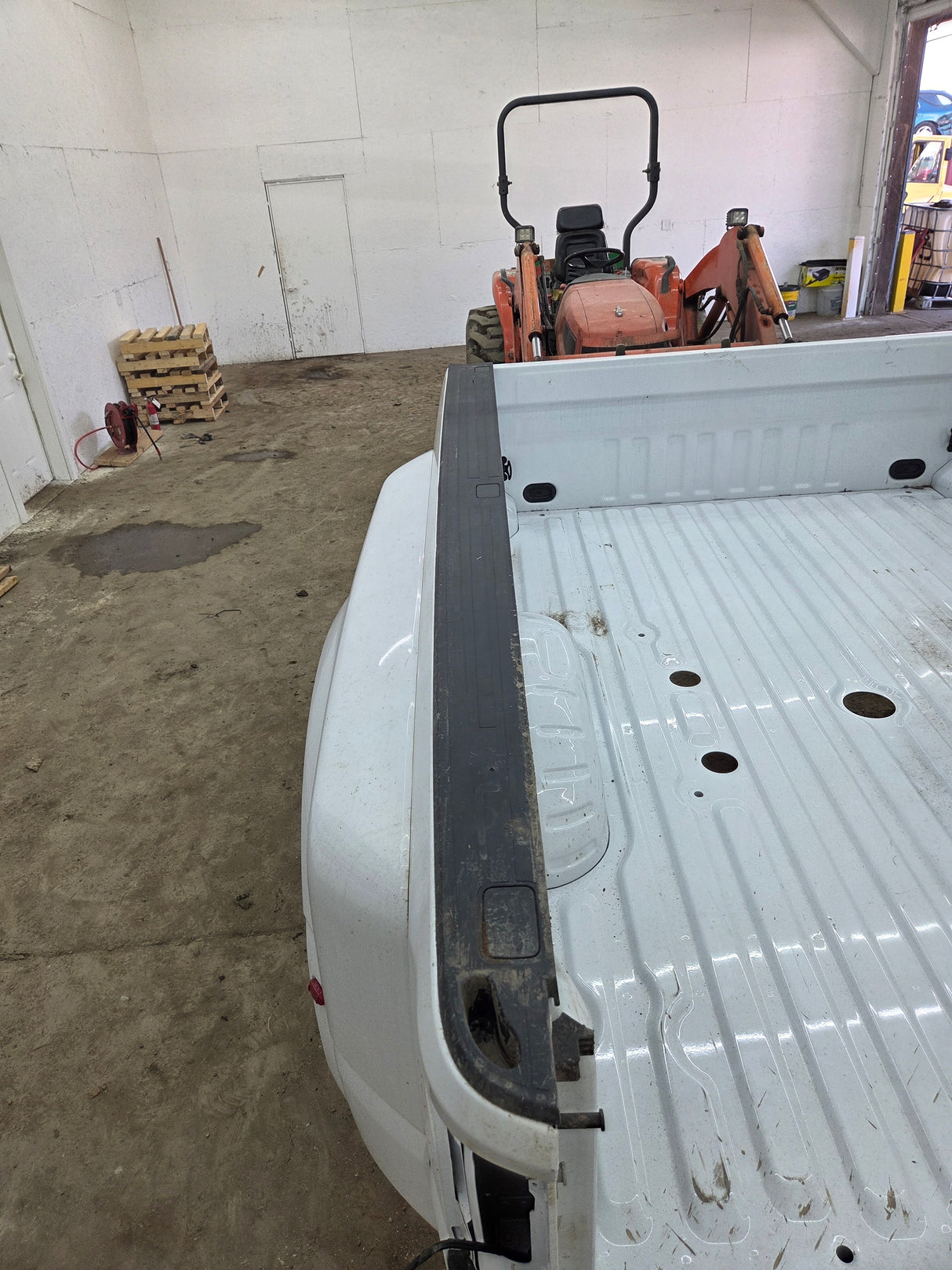 2023-2026 Ford Super Duty F350 F450 F550 8' Dually Truck Bed - Oxford White