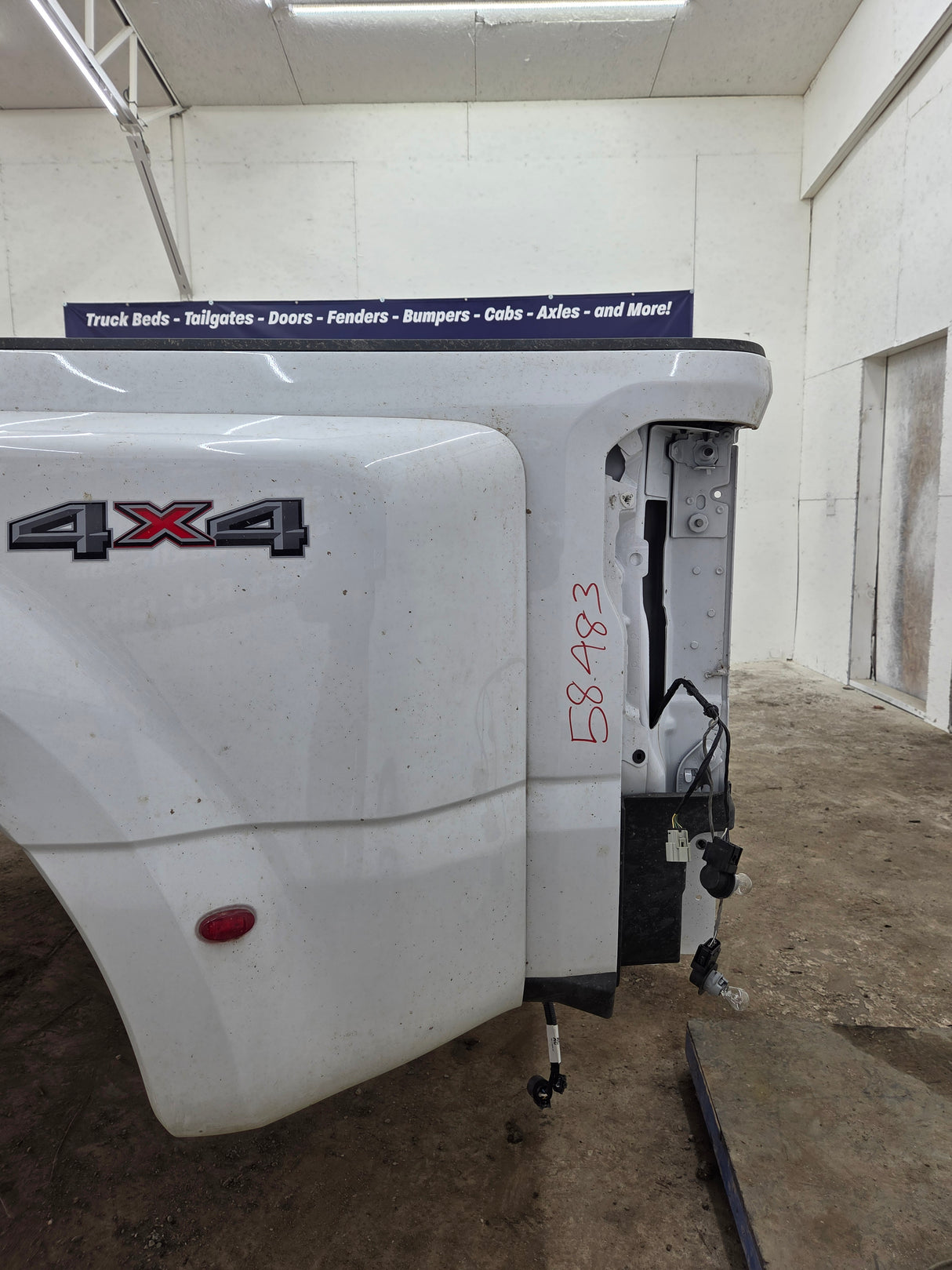 2023-2026 Ford Super Duty F350 F450 F550 8' Dually Truck Bed - Oxford White