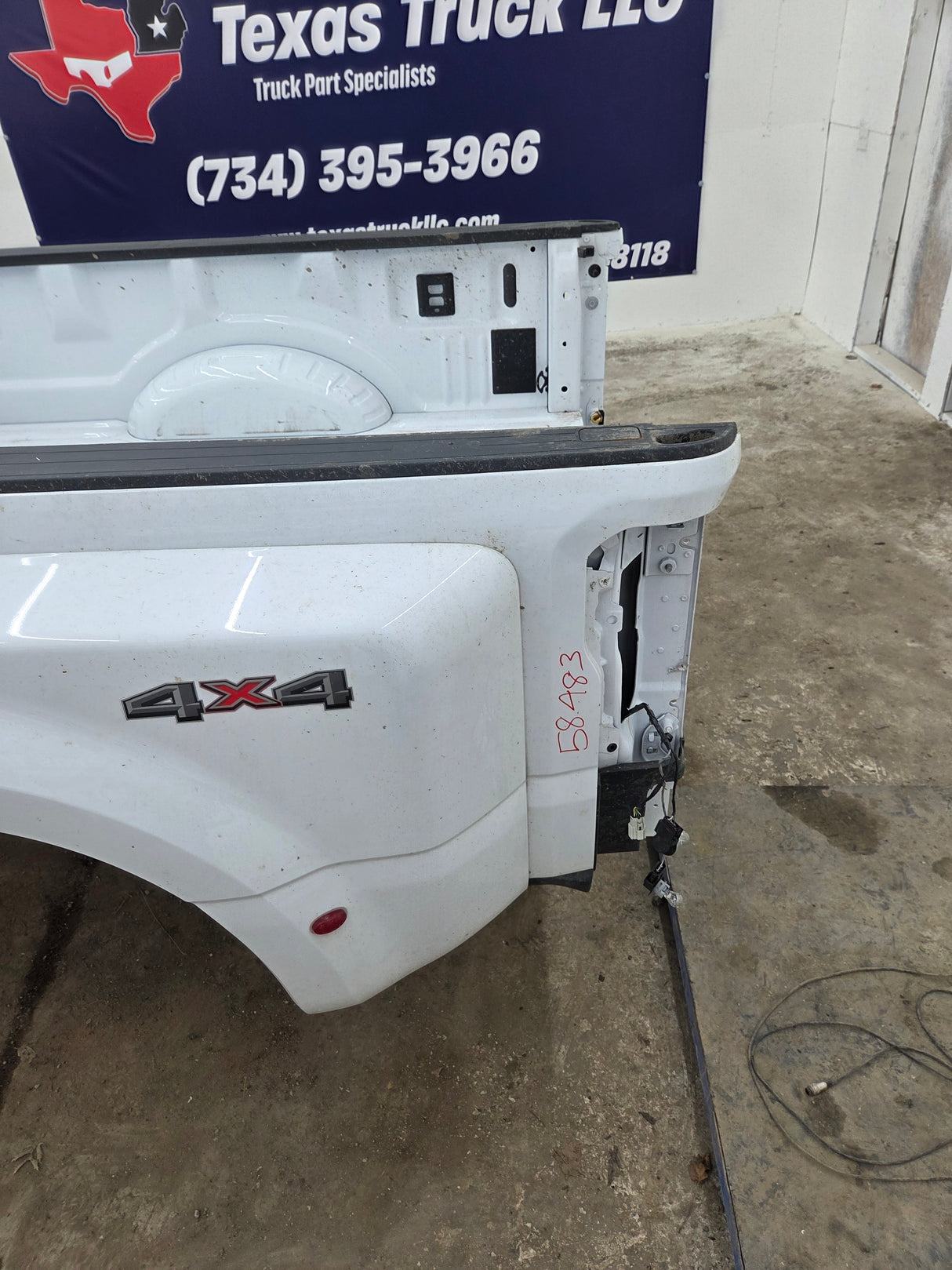 2023-2026 Ford Super Duty F350 F450 F550 8' Dually Truck Bed - Oxford White